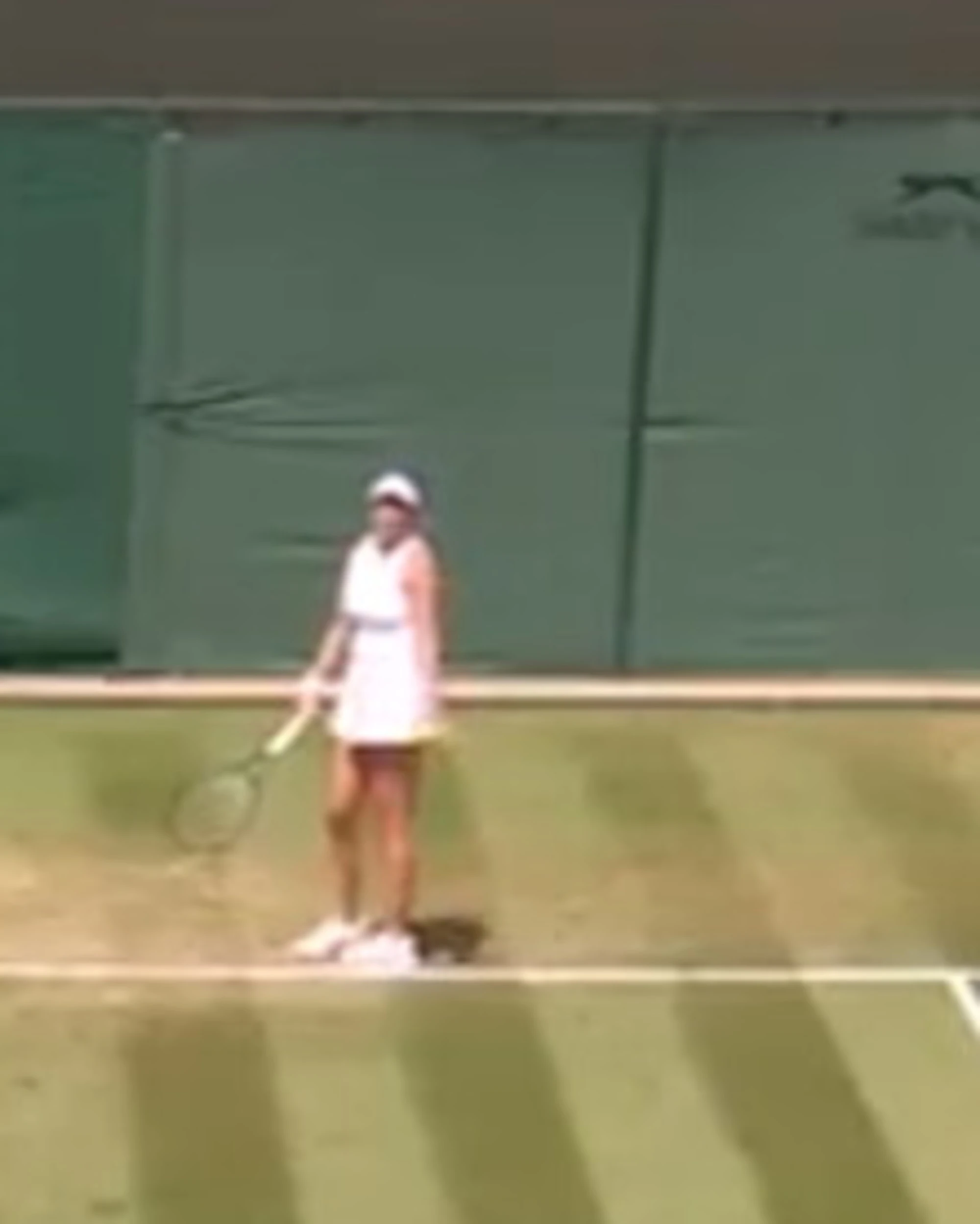 Wimbledon, la Anisimova sta per servire? Un "botto" tra il pubblico, cos'è successo