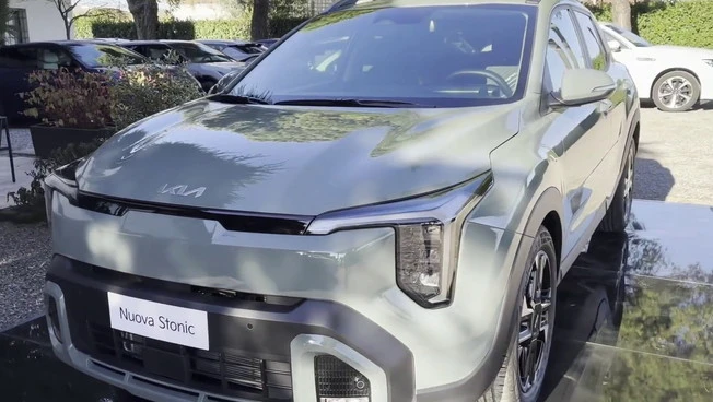 Restyling profondo per Stonic: nuova dentro e fuori