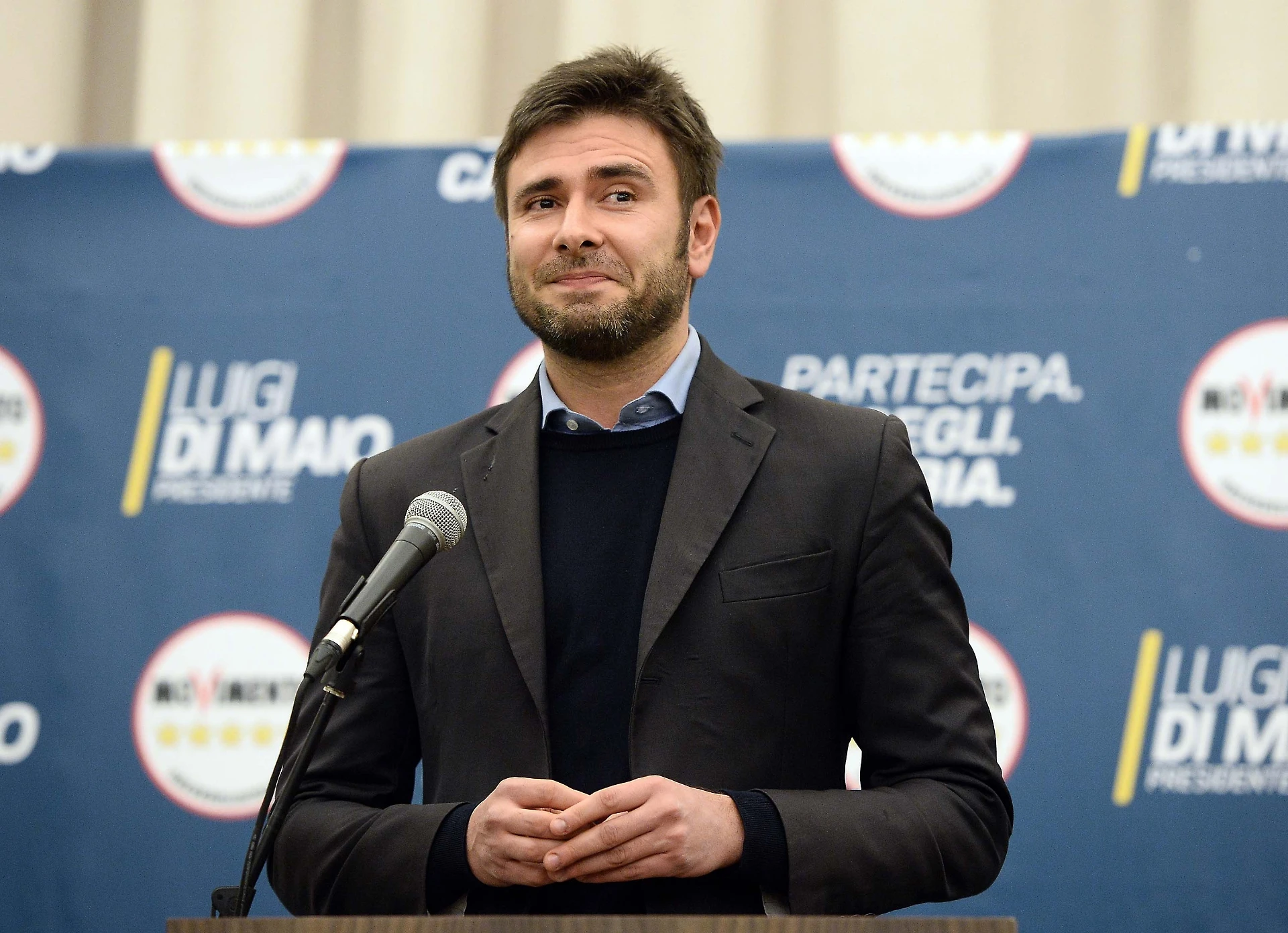 Alessandro Di Battista, la soffiata che terremota il Pd: "Hanno così paura del voto che ci chiederanno l'accordo"