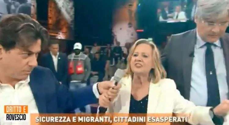 Dritto e Rovescio, il dramma dell'anziana: "Mi sono venduta la fede", urla selvagge contro i migranti