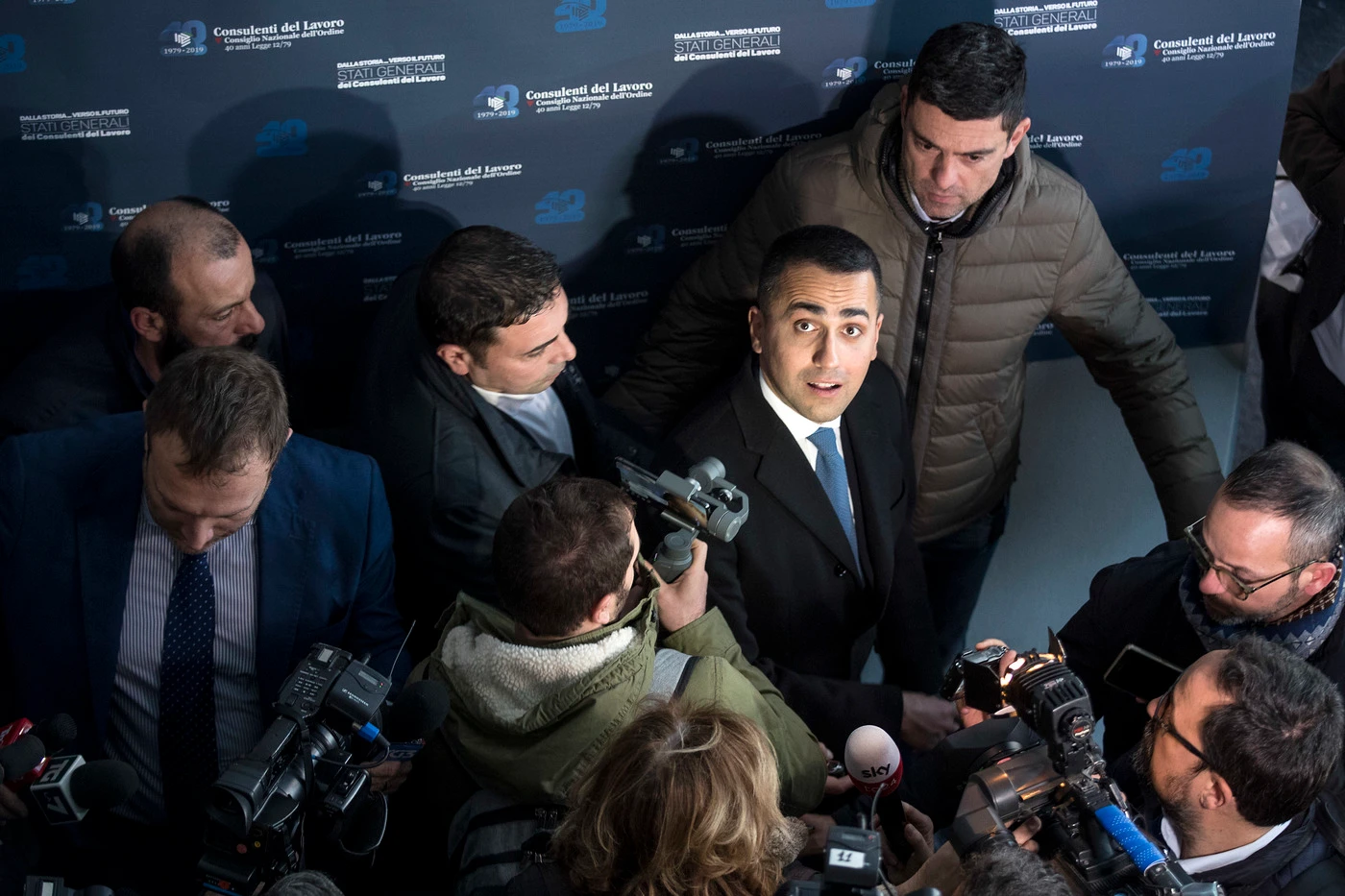 Luigi Di Maio, i sondaggi e l'ultima trincea: "Finiamo come Renzi", cosa succederà se il M5s va sotto il 20%