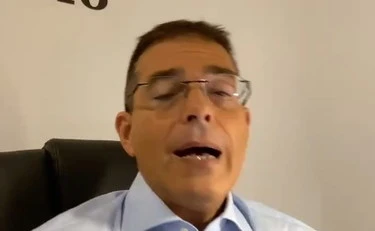 https://media.liberoquotidiano.it/BsdrsmhALVd6Yh78AGRnysD2MNd3TI8rnKl7yVjcCaw/width:800/quality:90/aW1hZ2VzLzIwMjUvMDkvMTAvMDcyOTI3MzExLTc4MjFkZDRhLTcxMTctNDMwNy1hMzkyLTlkYWVlNjExY2RlMy5qcGc.webp