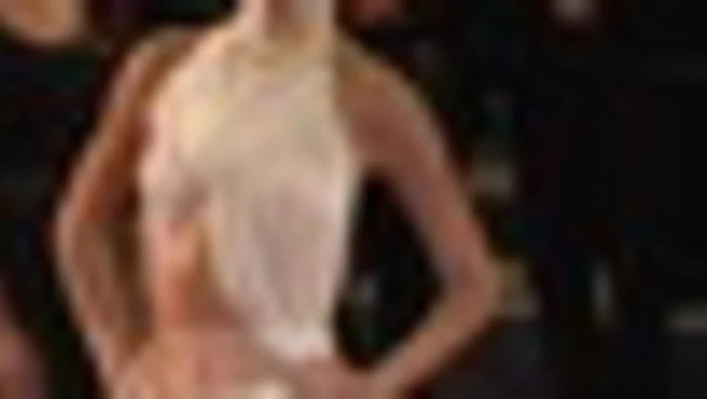 A Cannes nuovo dress code: "Nudità vietate sul red carpet"