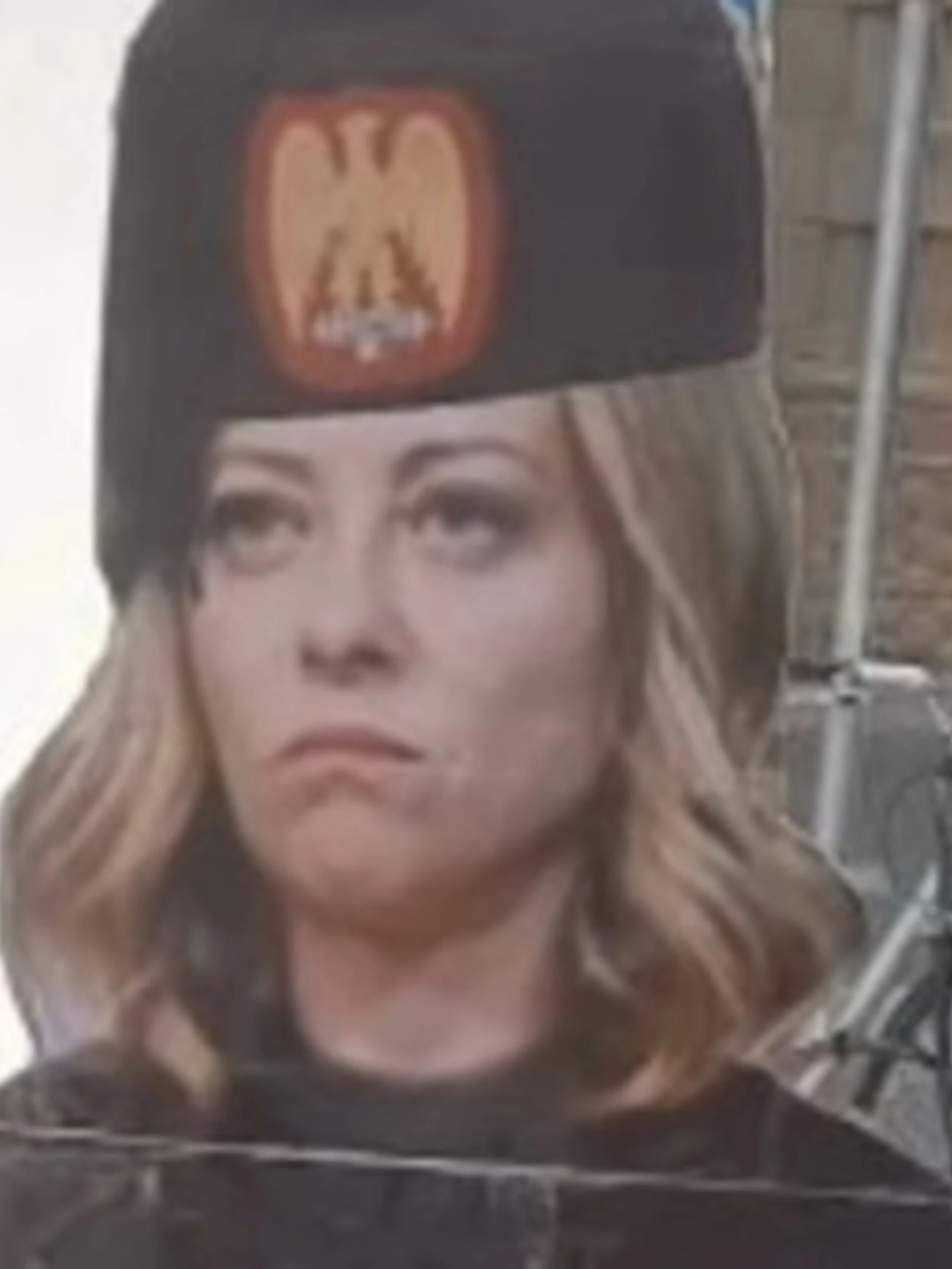 Giorgia Meloni Robocop col fez? La bassezza su Repubblica