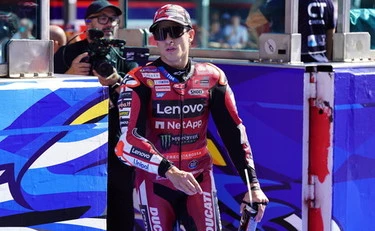 MotoGp, dramma Martin: cade, si rompe e Marc Marquez vede il Mondiale