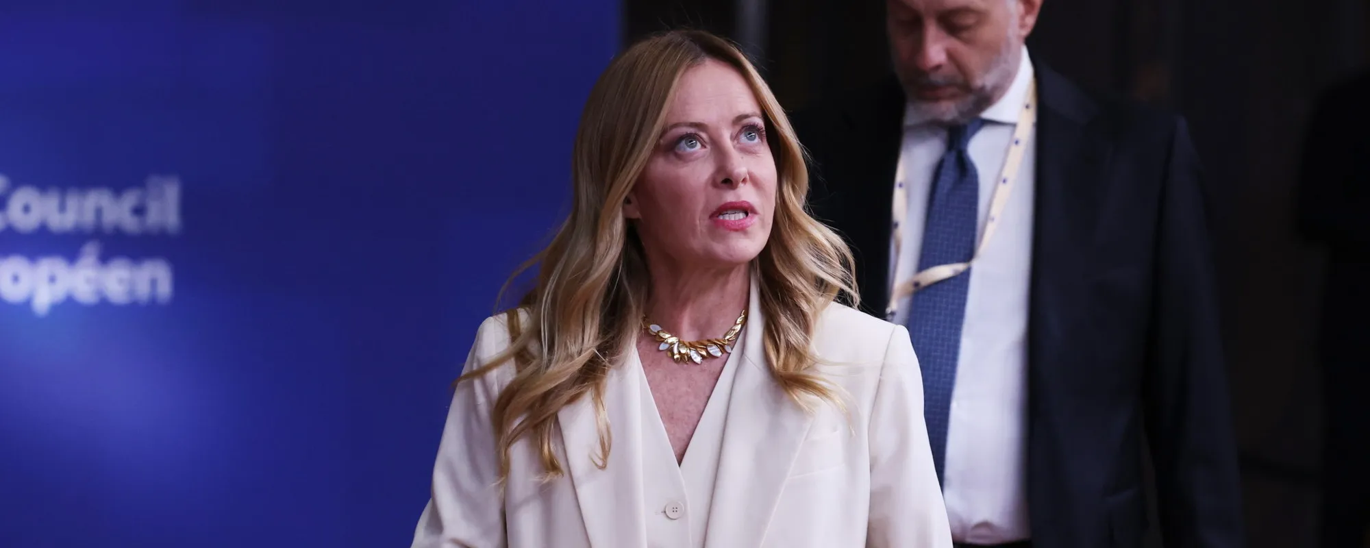 "Altre priorità". Meloni contro l'aumento di stipendio ma le toghe non mollano i soldi