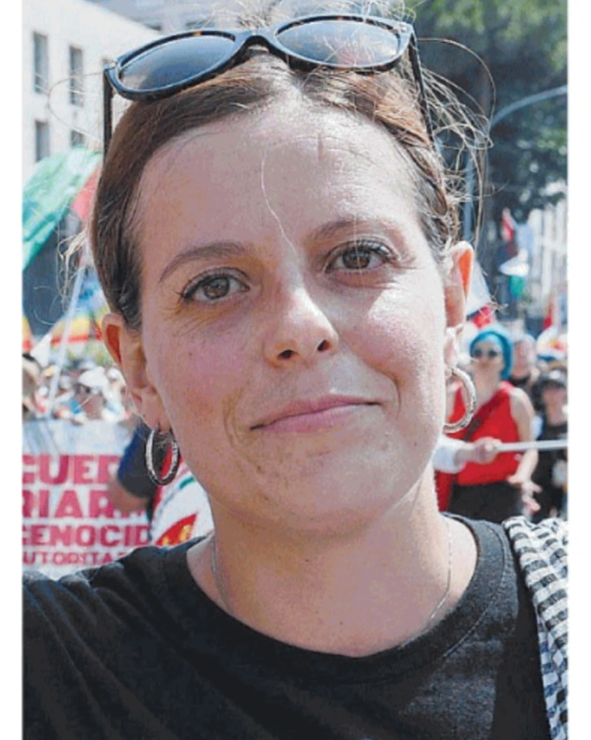 Ilaria Salis, Scanzi & co: i maestrini anti Bezos vendono i loro libri sulla sua piattaforma
