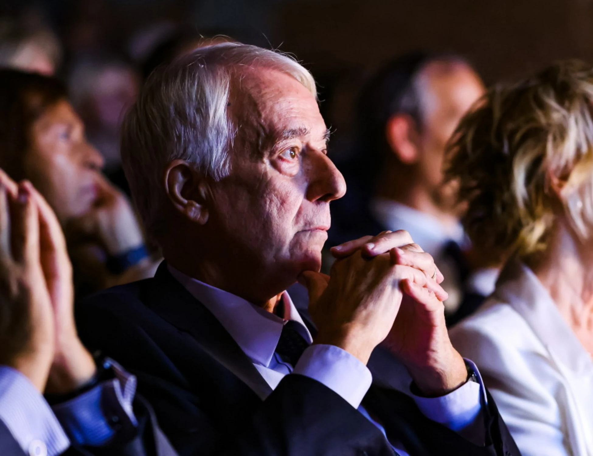 Giuliano Pisapia, "voto Sì": l'sms che scatena il terremoto a sinistra