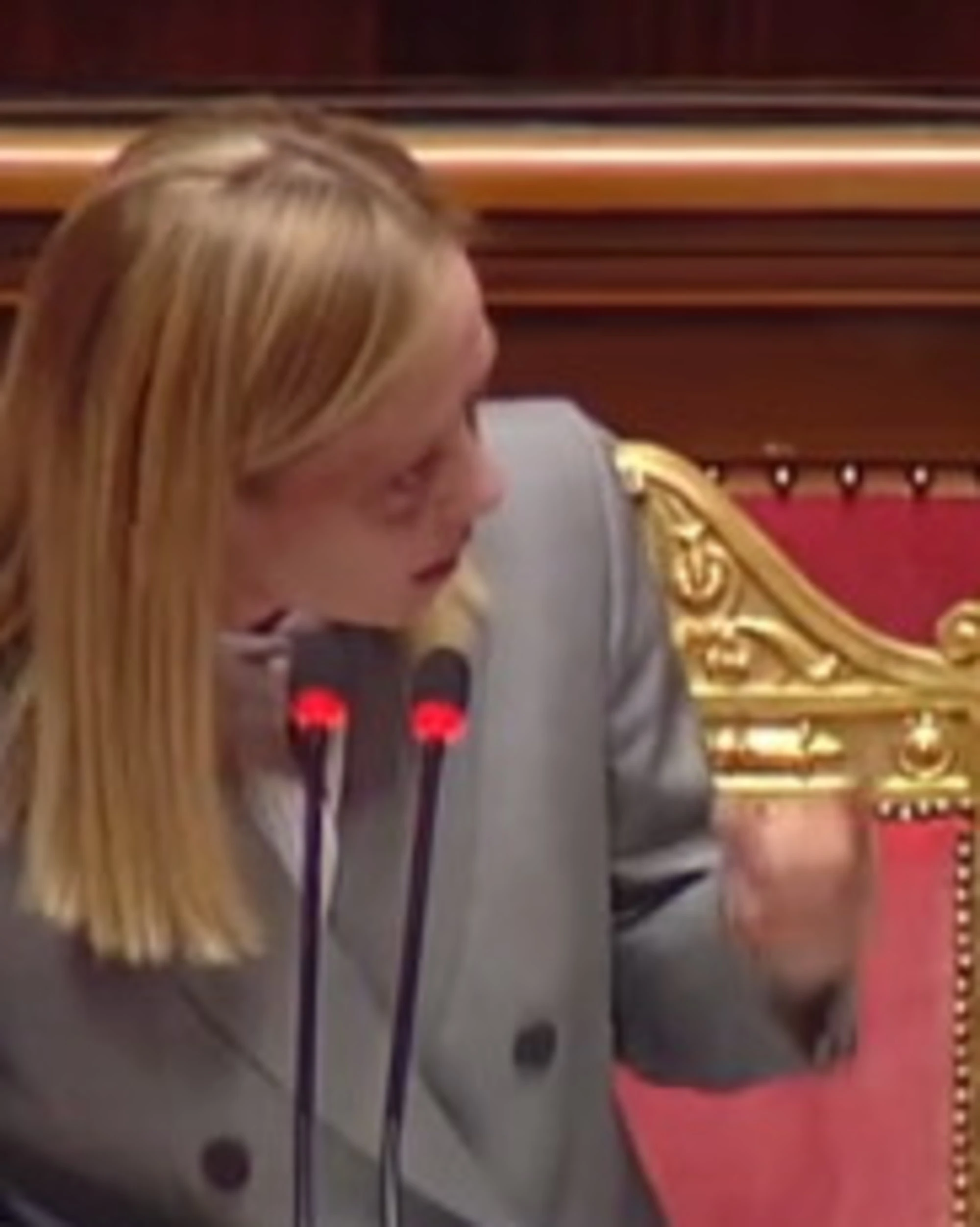 Giorgia Meloni travolge Conte in Senato: "Il mio stile è un altro"