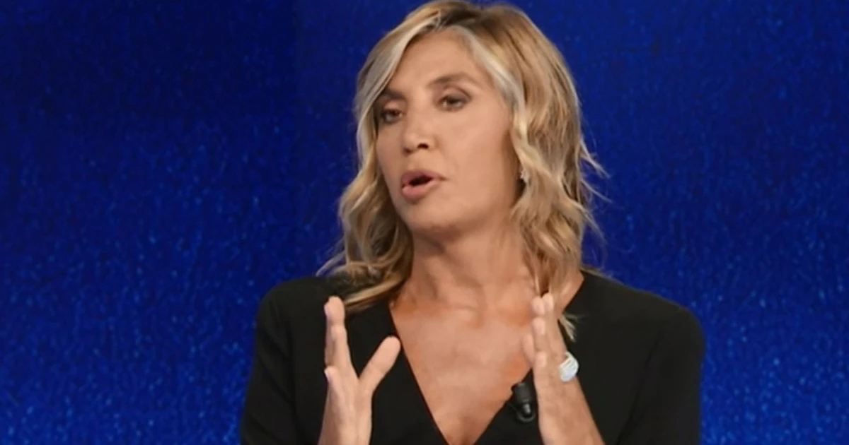 Obbligo vaccinale, Myrta Merlino a In Onda: "Sacrosanto, vogliamo tornare a vivere liberamente"
