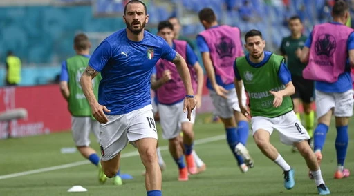 Euro 2020, Italia inginocchiata contro l'Austria? Bonucci non si sbilancia: "Quando decideremo"