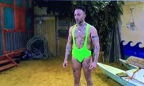 Grande Fratello, il pianto di mister duemila donne Simone Coccia Colaiuta: sfottuto dagli altri concorrenti