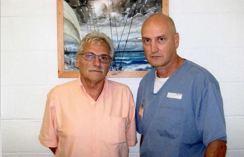 Chico Forti, odissea negli Usa. In carcere da 12 anni senza prove, lo zio: "Non hai mai visto i suoi figli"