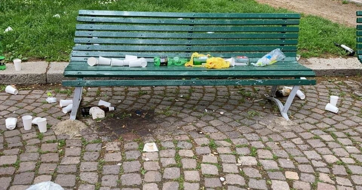 Milano, mille firme per recintare il parchetto di via Conca del Naviglio: "Degrado, risse e spaccio, ora basta"