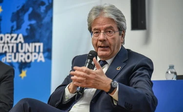 Gentiloni, una micidiale frase "sfuggita": come affonda la Schlein
