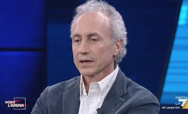 Non è l'Arena, Marco Travaglio disintegra Massimo D'Alema: "Da quando non conta nulla..."