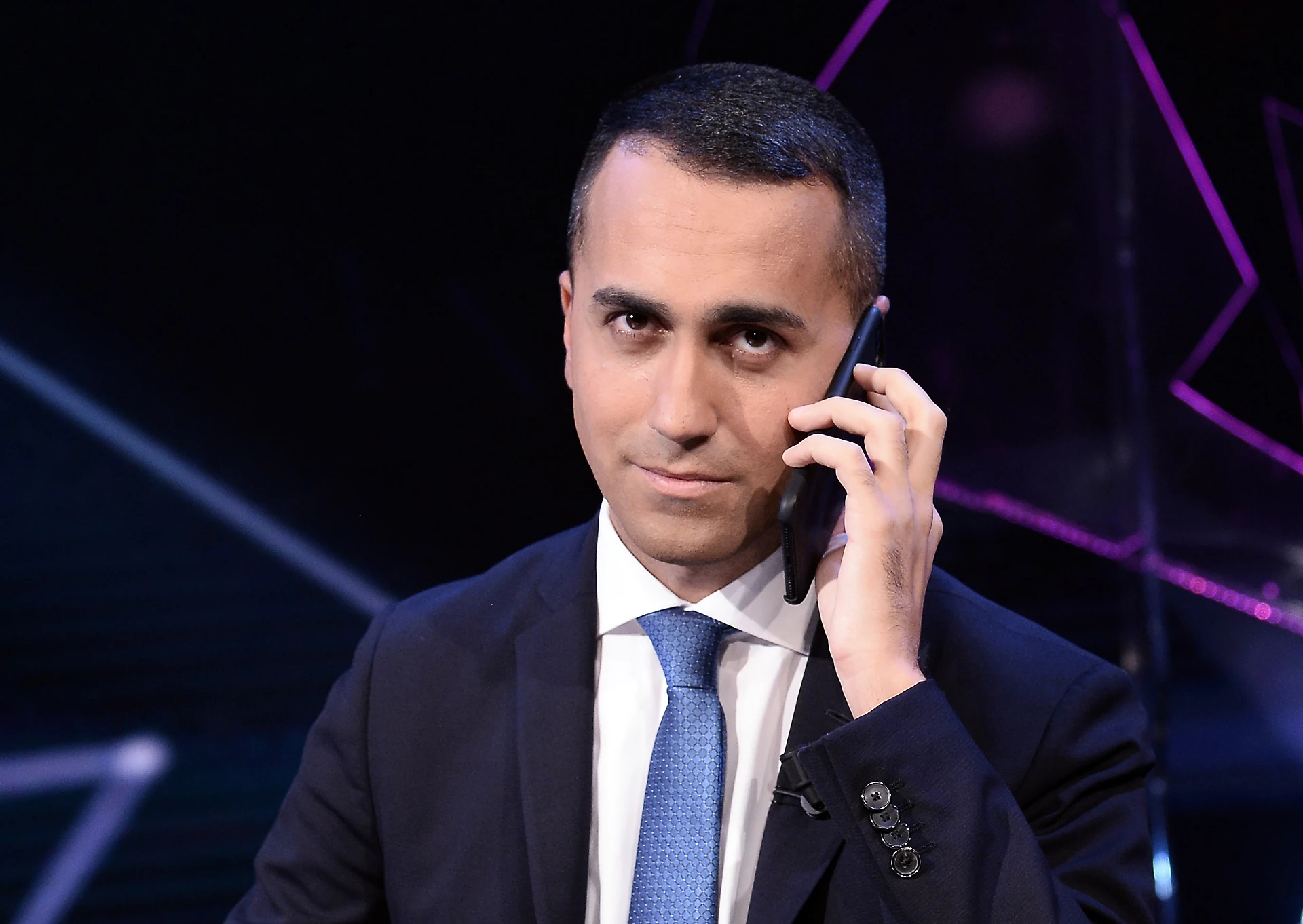 Governo, l'agguato grillino sul decreto sicurezza: il ricatto sulla crisi