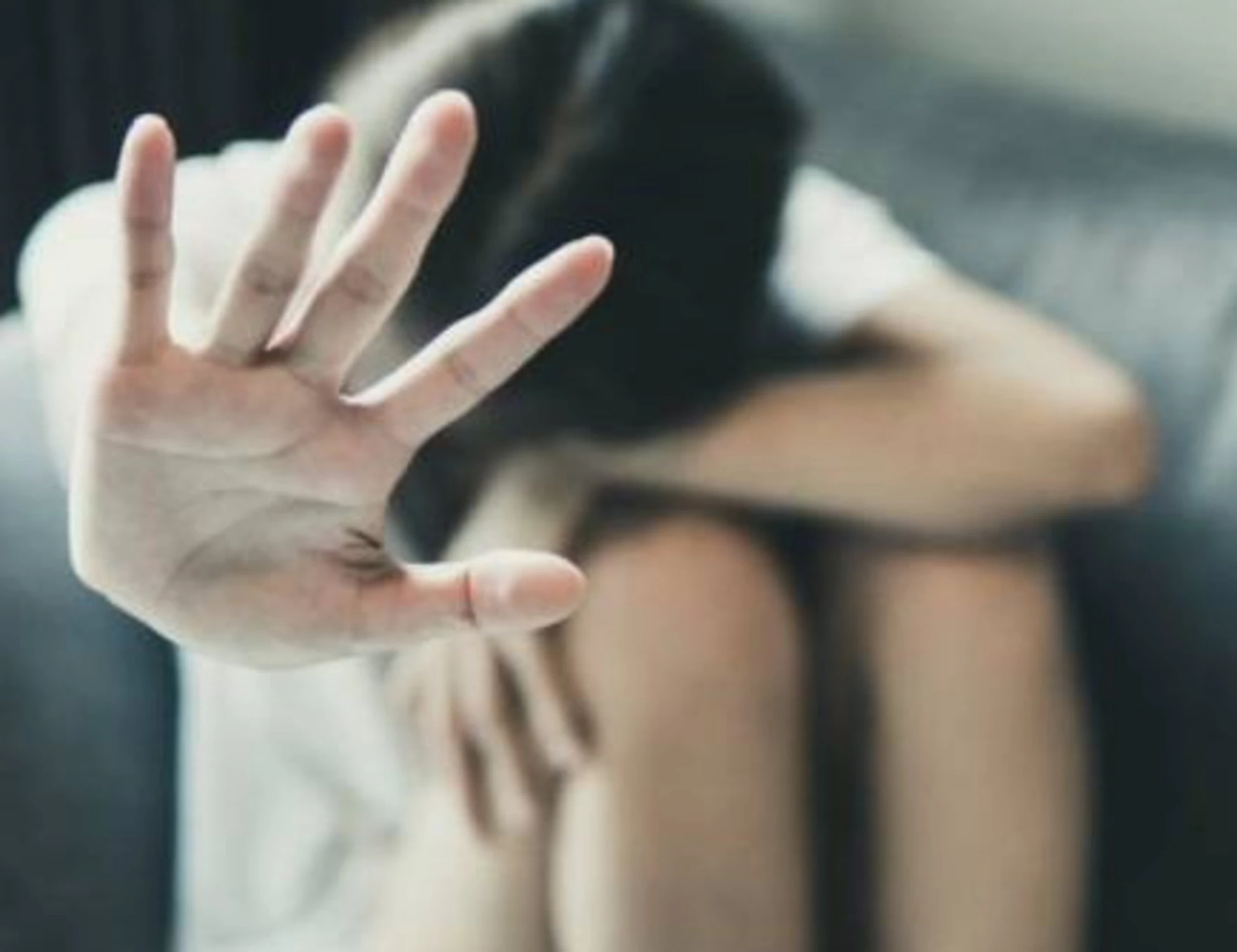 Pistoia, non c'è il traduttore in francese? E le toghe liberano l'africano stupratore