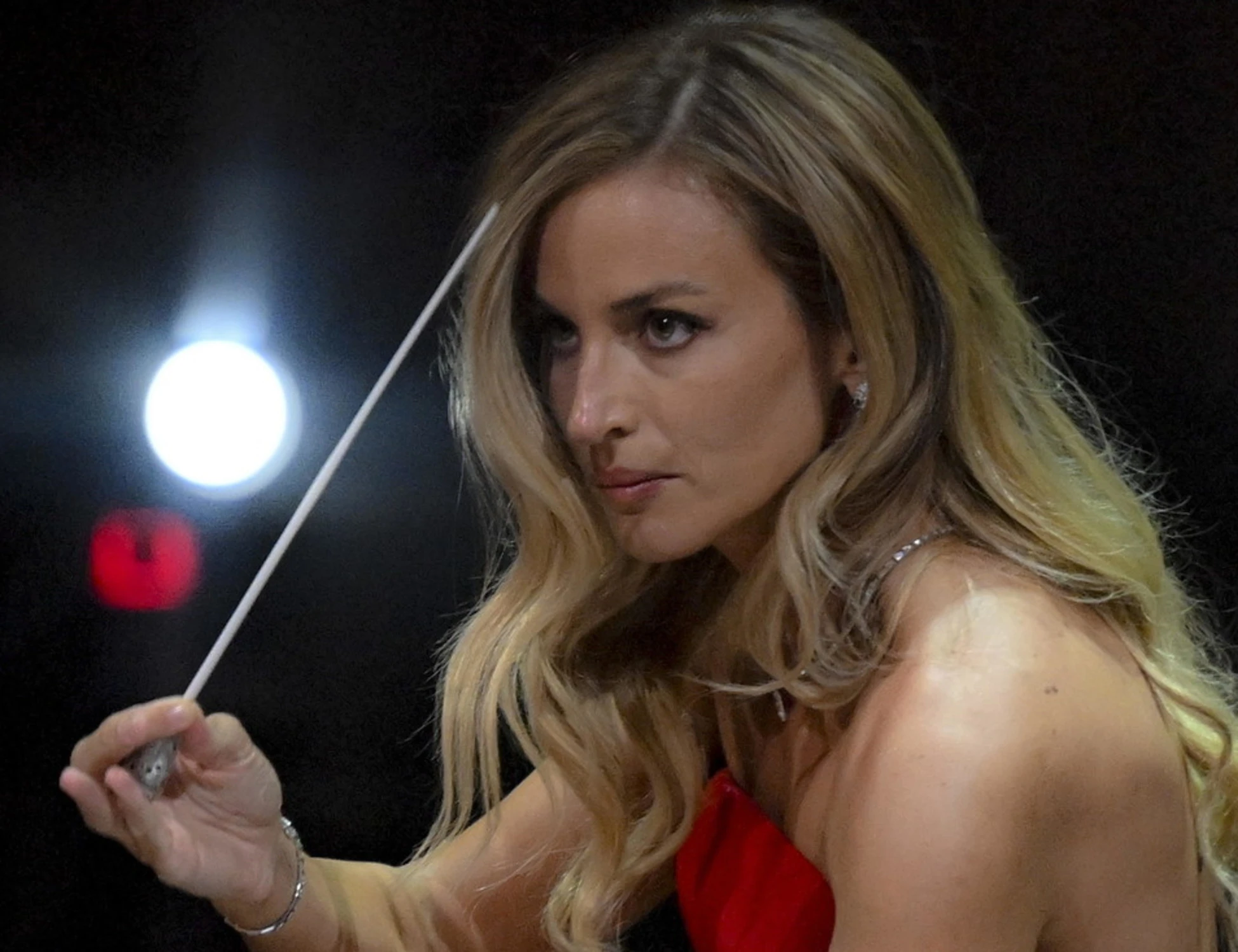 Beatrice Venezi, svelata la farsa della sinistra: "3 tessere su 2.300"