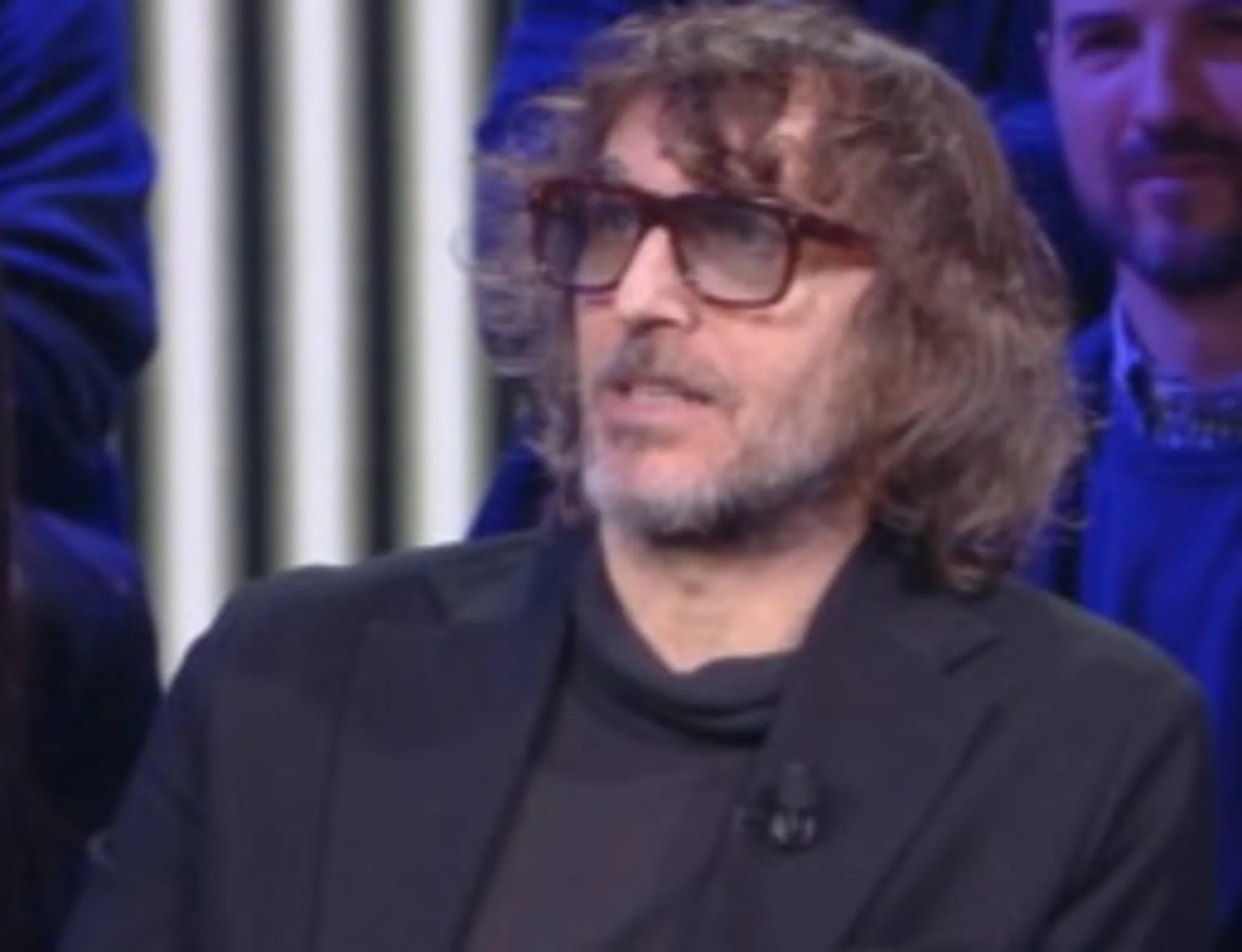 Leggi l'articolo: "Spacci e parli di vite umane?": Cruciani inchioda Mimmo