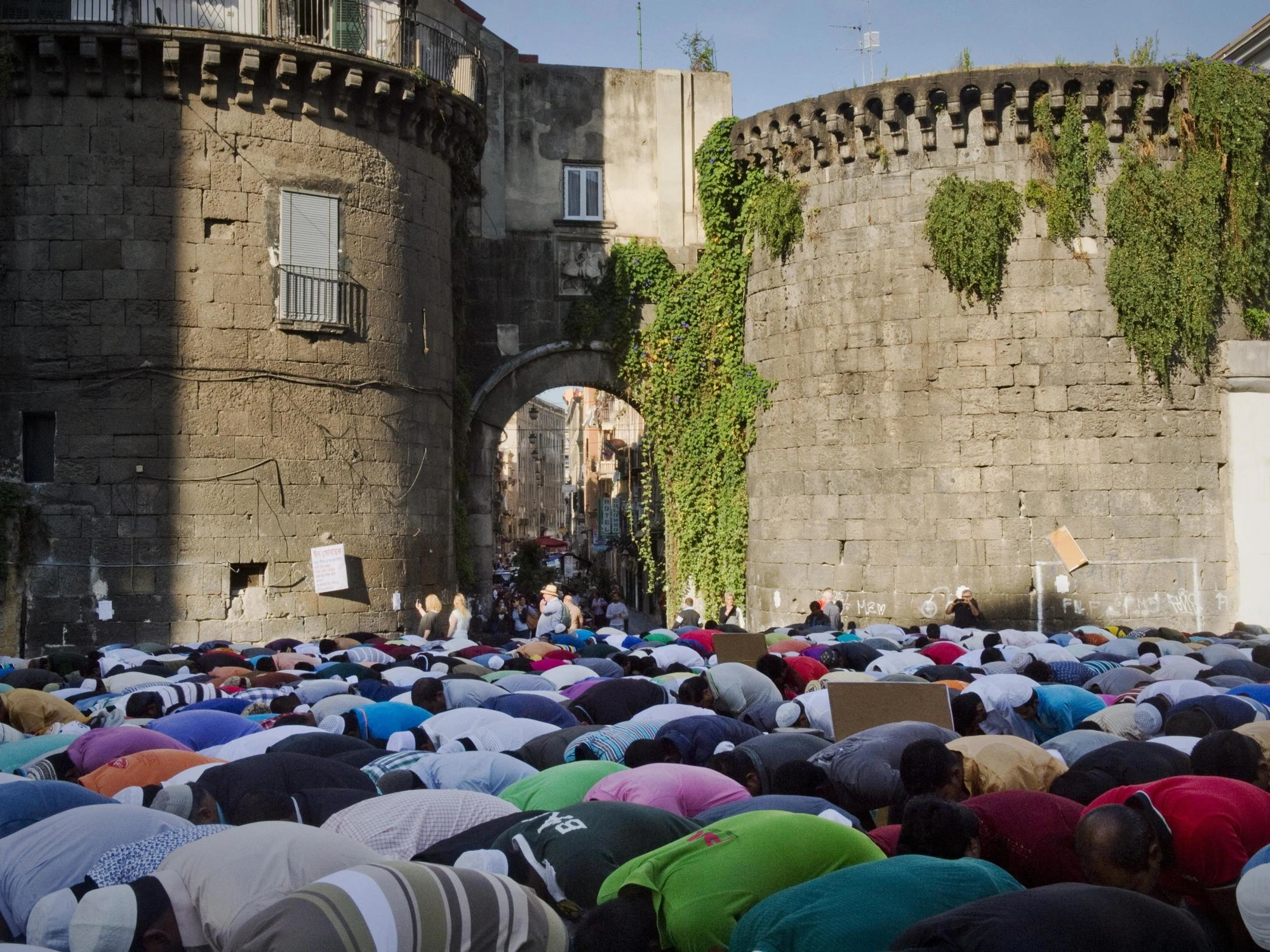 Venezia, scontro con la comunità islamica bengalese: l'Italia non si sottomette a nessuno, le istituzioni non si piegano agli ultimatum