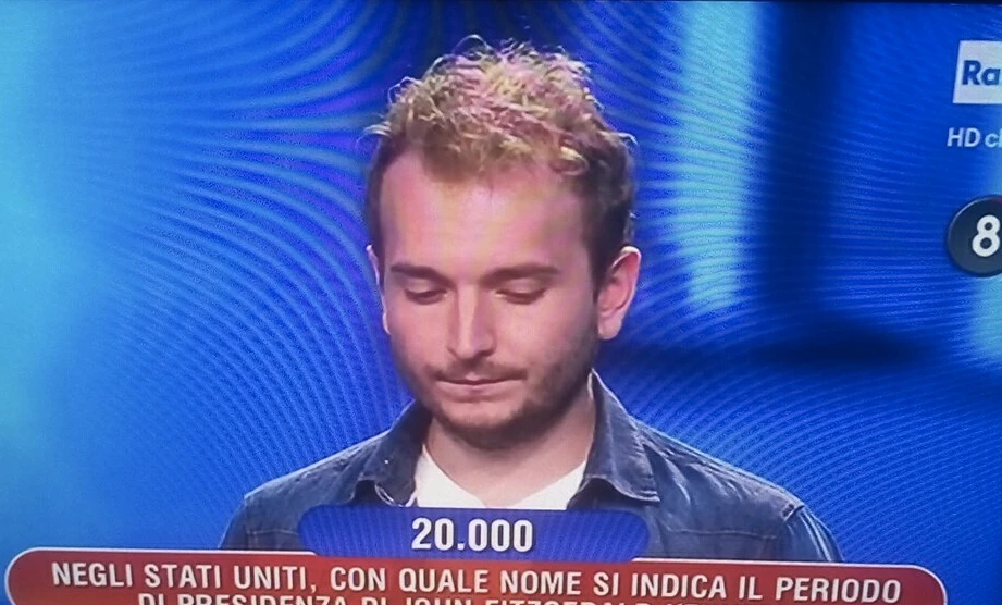 L'Eredità, da Flavio Insinna il professore tragico: per lui finisce in disgrazia, ricoperto di insulti