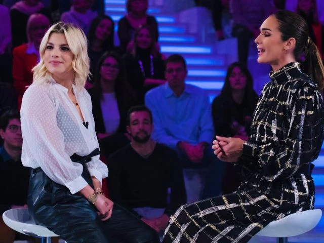 Verissimo, Emma Marrone si confessa da Silvia Toffanin: "Fidanzato? Meglio sola che con...". Bomba in diretta