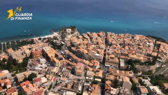 Cellulari in carcere per comunicare con clan 'Ndrangheta, 46 rinvii a giudizio