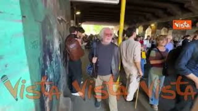 '25 aprile nessuna ricorrenza, ora e sempre resistenza' il coro al corteo del 25 aprile a Roma