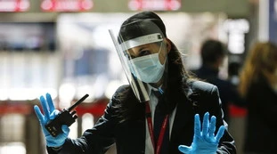 Coronavirus, il sottosegretario Zampa: "Obbligo in tutta Italia possibile". Voci sulla stretta di Conte sullo sport