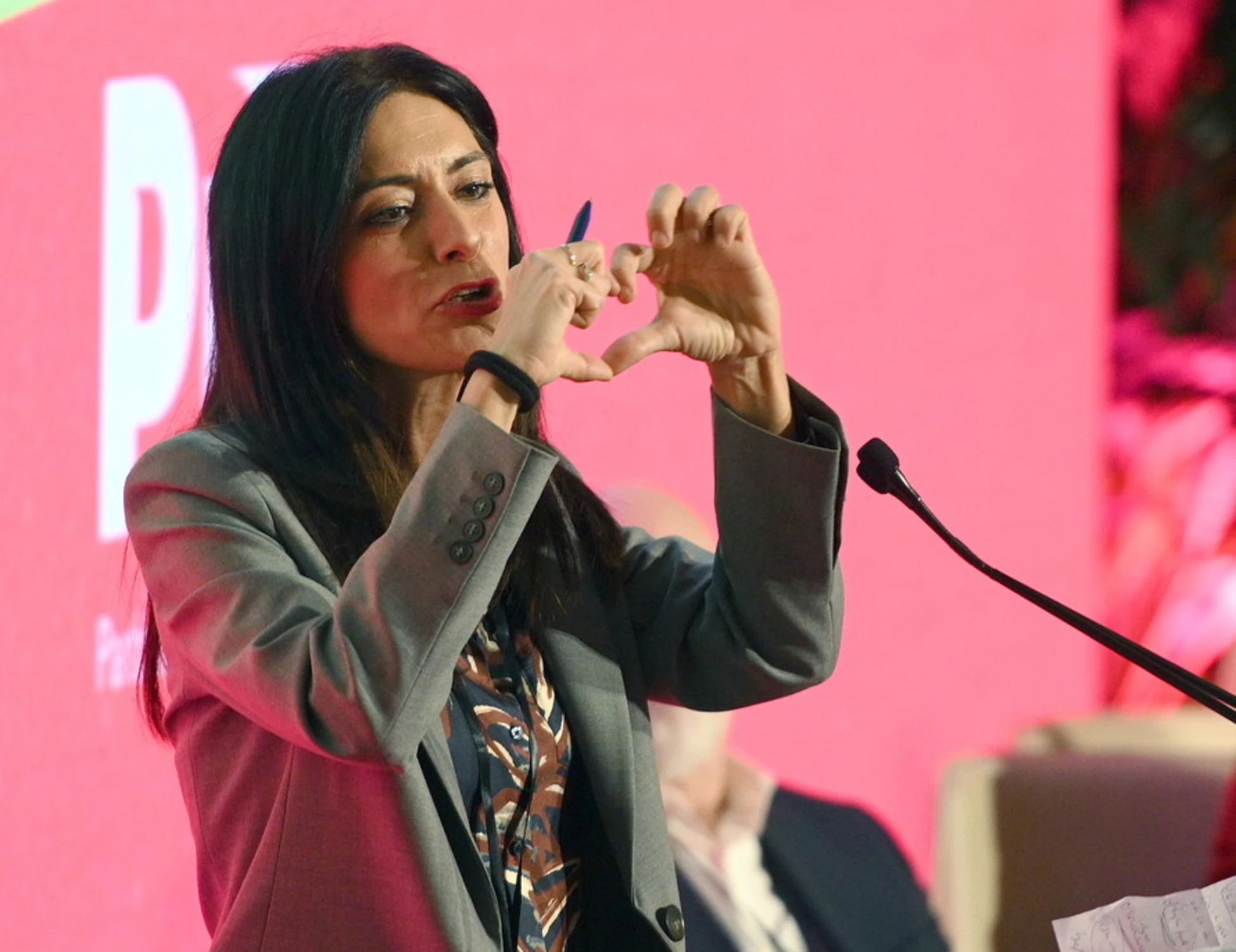 Hannoun, Pina Picierno inchioda la sinistra: "Arresto di straordinaria importanza"