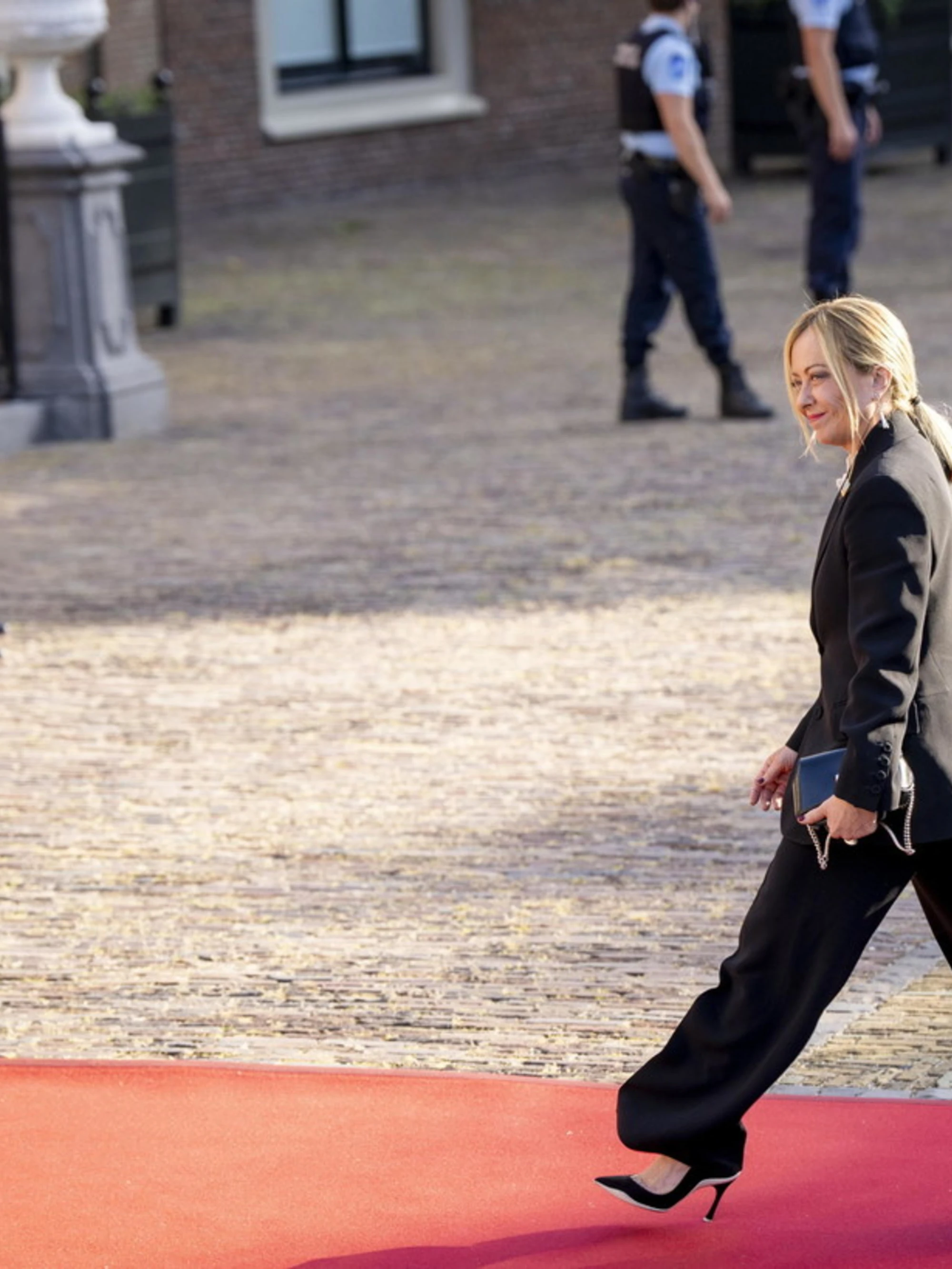 Les Echos: "Meloni ha pragmatismo", l'elogio che fa impazzire la sinistra