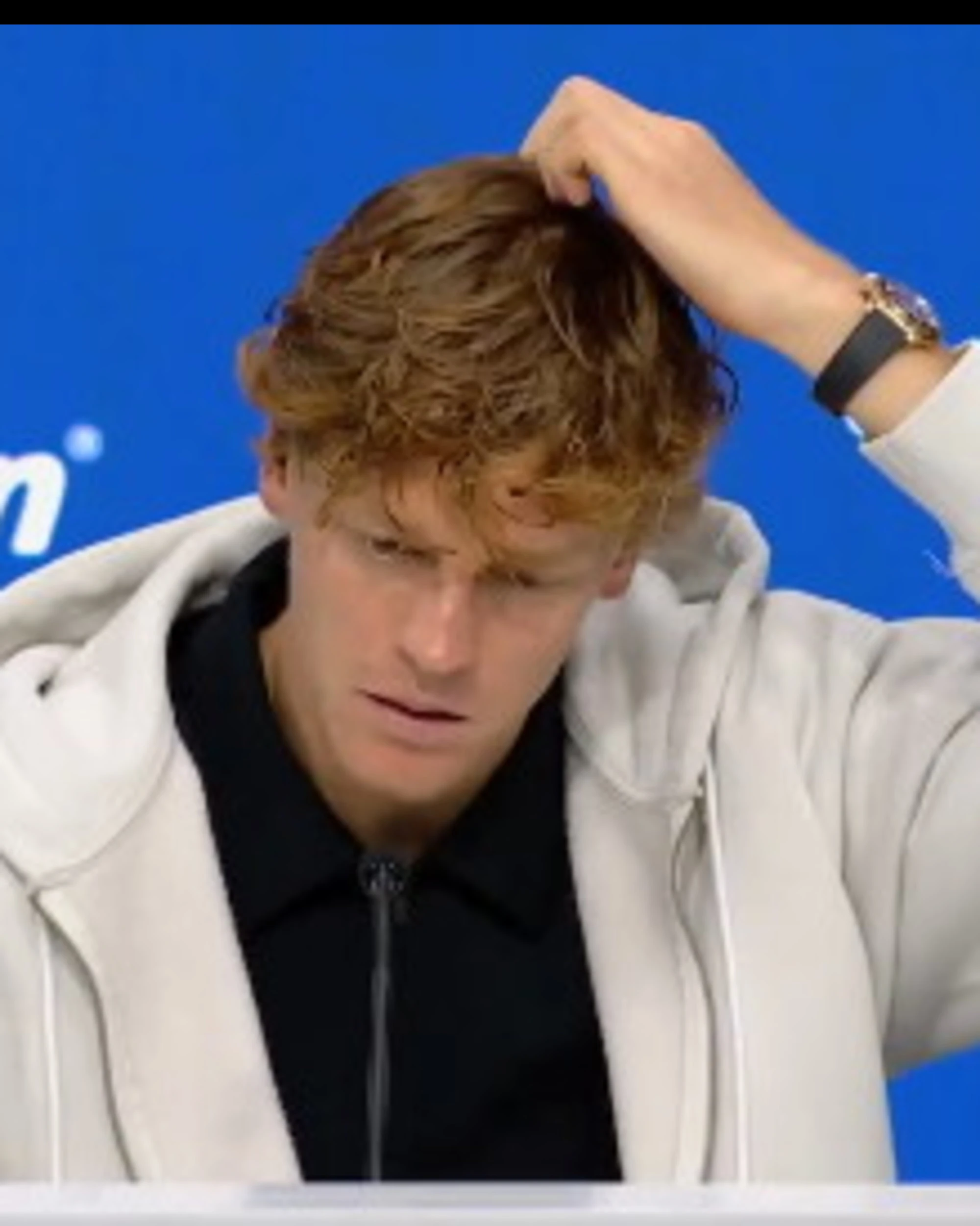 Jannik Sinner, la domanda che lo fa crollare: "Non è normale"