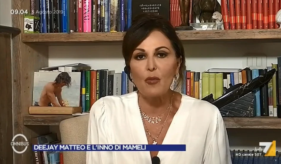 Daniela Santanchè su Matteo Salvini al Papeete: "Mi spiace per le cubiste", lezione alla sinistra