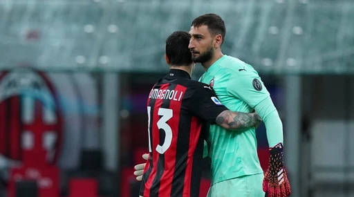 Giogio Donnarumma alla Juventus, il faccia a faccia con gli ultrà a Milanello: Milan, la situazione precipita