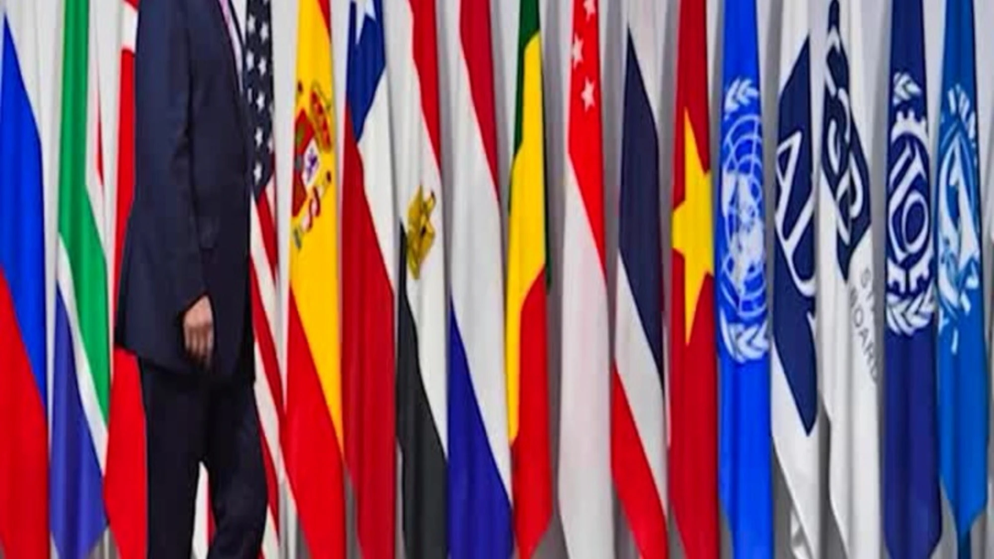 Cremlino: "Leader europei incapaci di resistere a Trump"