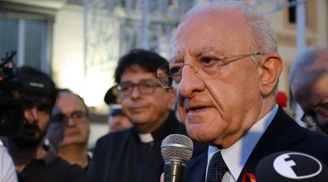 De Luca spazza via la Schlein: "Operazione verità, non un minuto di più"