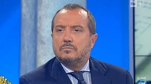Striscia la Notizia, "eccolo in perizoma leopardato": un servizio brutale contro Franco Di Mare