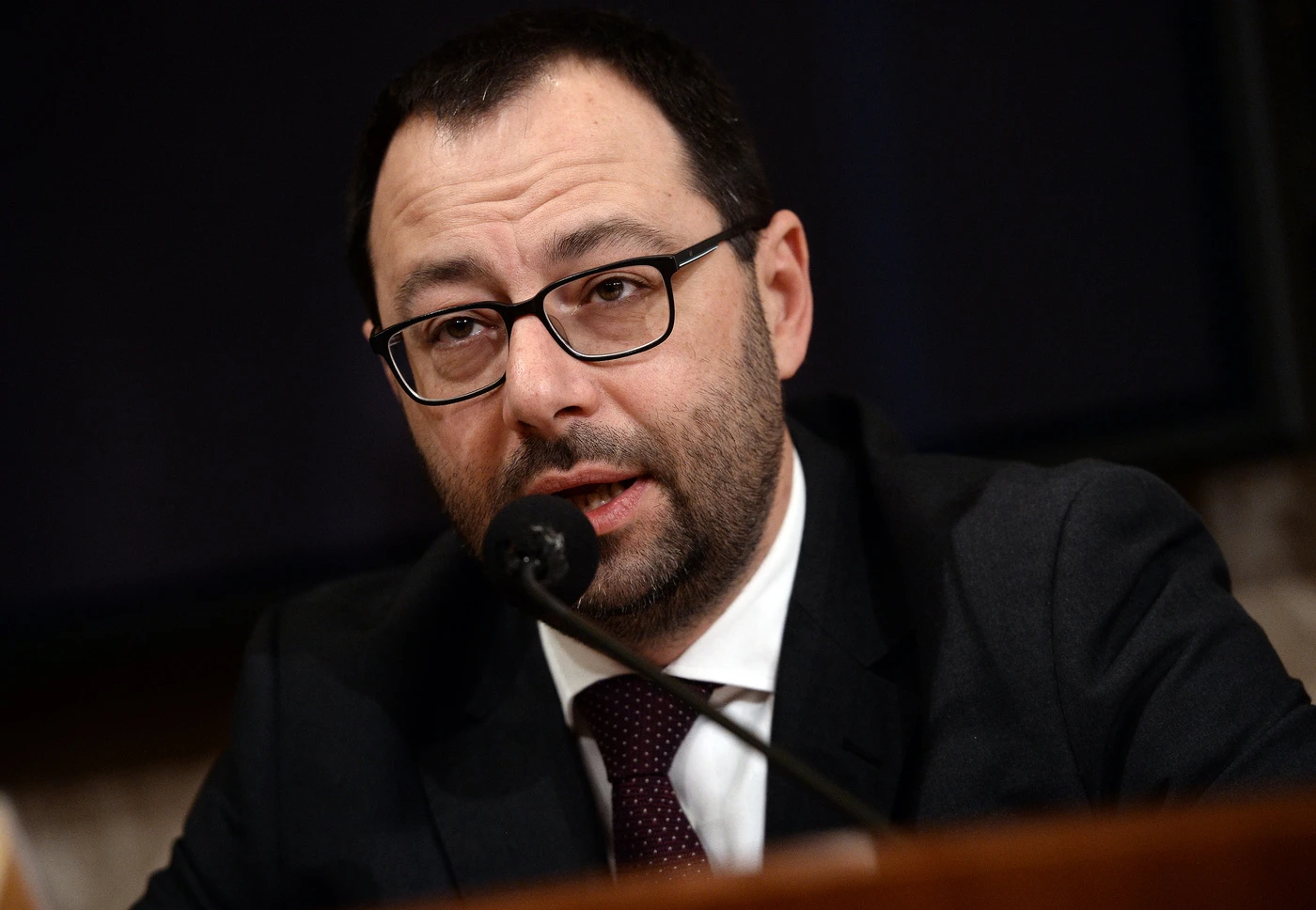 Matteo Salvini bombardato dai grillini, Patuanelli: "Andiamo fino in fondo. Lui sul balcone come Mussolini"