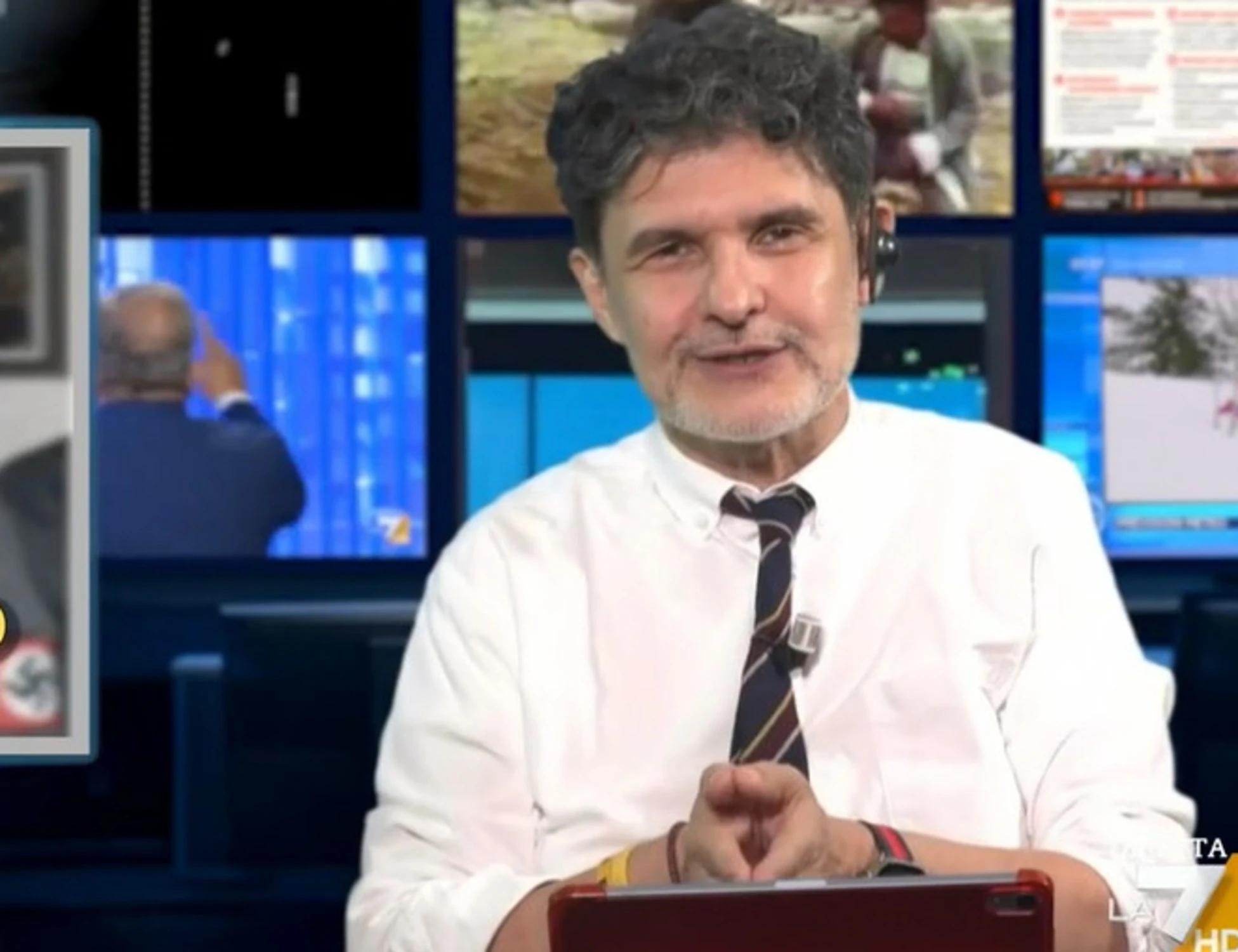 In Onda, Bottura fuori controllo: "Combattimento tra cani", chi insulta (a destra)