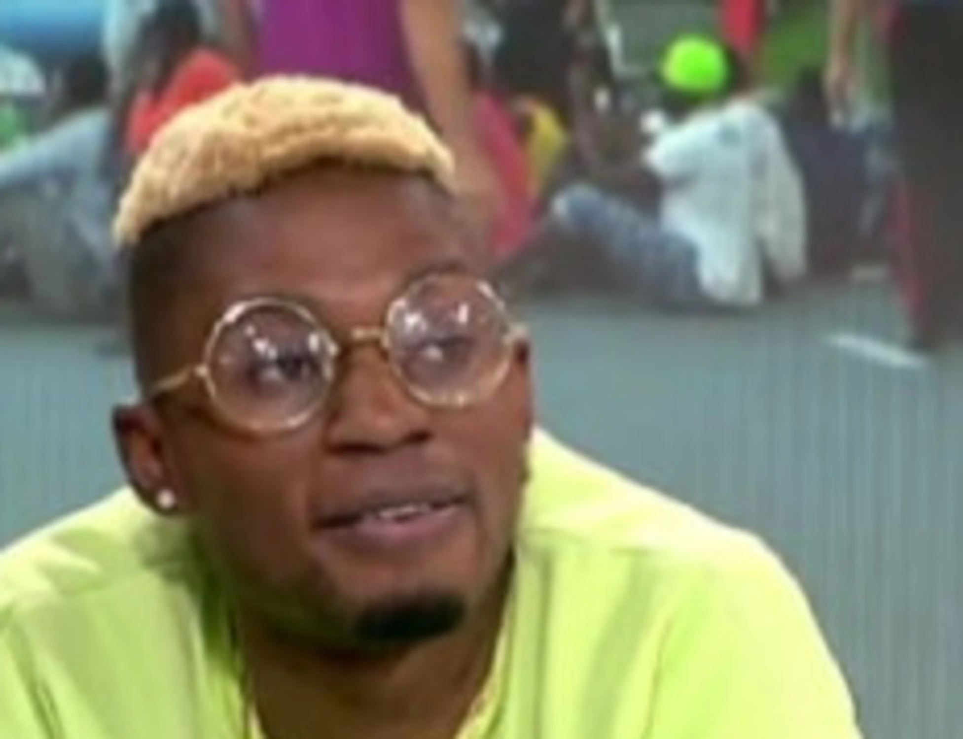 Bello Figo, sfregio all'Italia: "Tutto stupendo prima di venire qua"