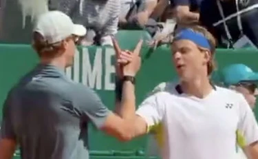 Jannik Sinner, lo strano gesto con Bergs: cosa significa, tutti di sasso