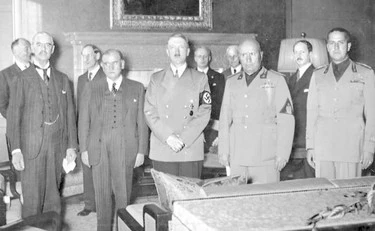 Il patto dell'inganno e la vera storia di Mussolini e Hitler