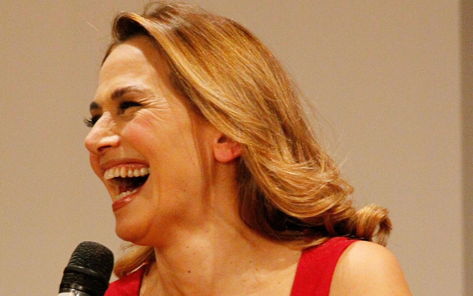 Barbara D'Urso, la sua mano su Sanremo. Claudio Baglioni vuole essere come lei?