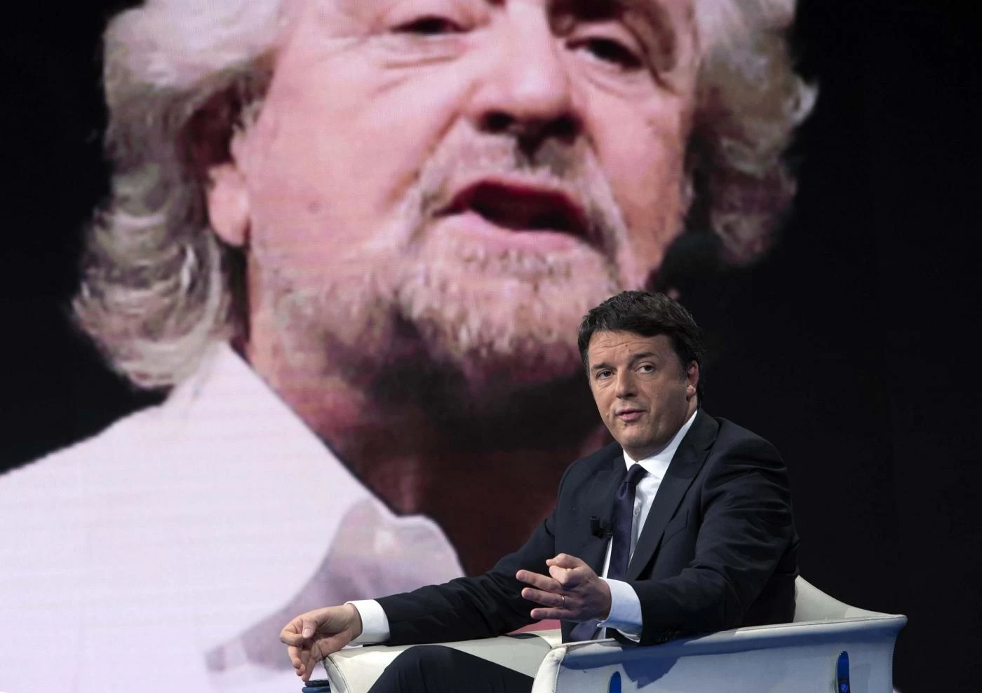 Matteo Salvini, Beppe Grillo e Matteo Renzi in combutta per "non andare al voto subito"