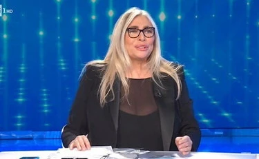 Teo, Ambra, Giucas: botti di Capodanno in anticipo da Zia Mara