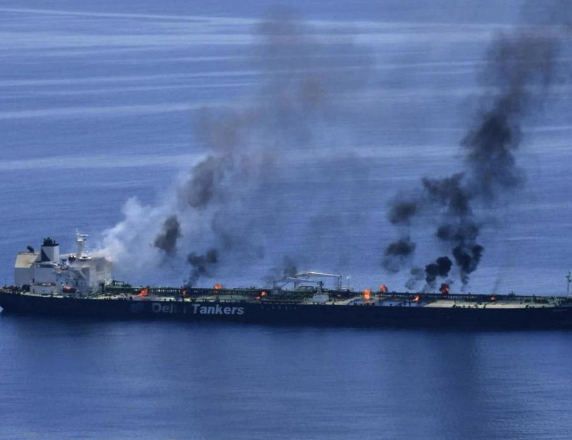 Libia, esplode un'altra petroliera nel Mediterraneo: cosa sta succedendo