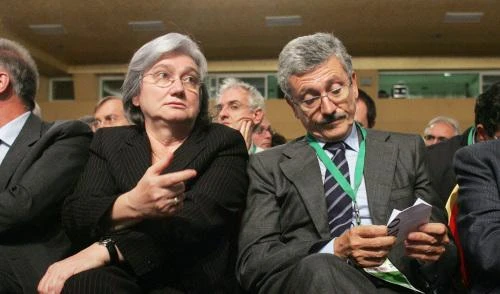 Pd, Veltroni lascia: &quot;Non andrò in Parlamento&quot;. Ma D&apos;Alema resta