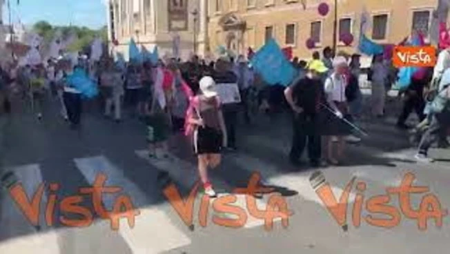 'Scegliamo la vita', la Manifestazione Pro Vita a Roma
