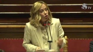 Meloni zittisce il senatore grillino: &quot;Banche? Non venitemelo a spiegare, qual è la differenza tra noi e voi&quot;